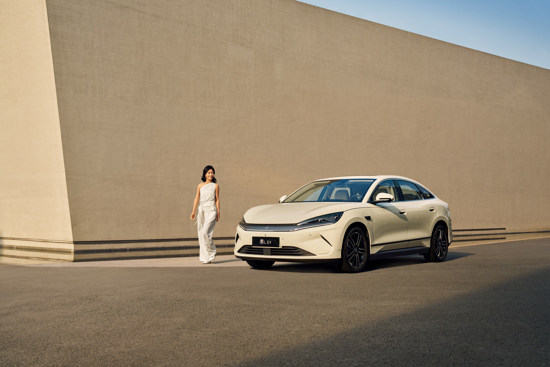 Електромобіль BYD Qin L